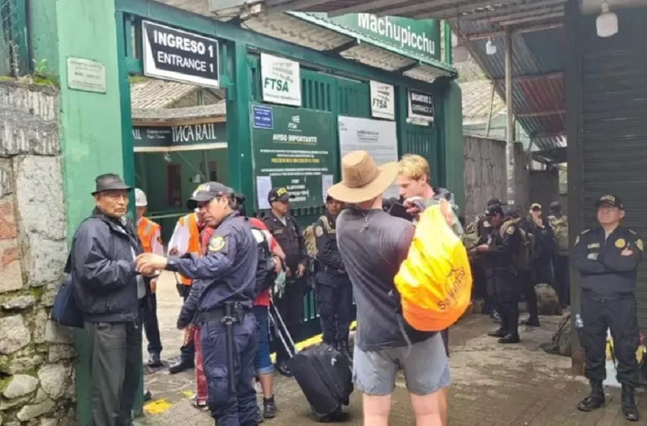 Turistas no pueden ingresar a Machu Picchu por protestas. (Foto gentileza: Andina)