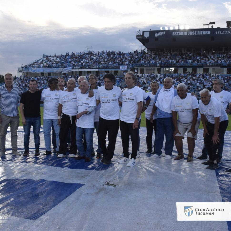 HOMENAJE. En el entretiempo del partido frente a Huracán por la Copa de la Liga 2023, Atlético realizó un reconocimiento por los 50 años del histórico triunfo.