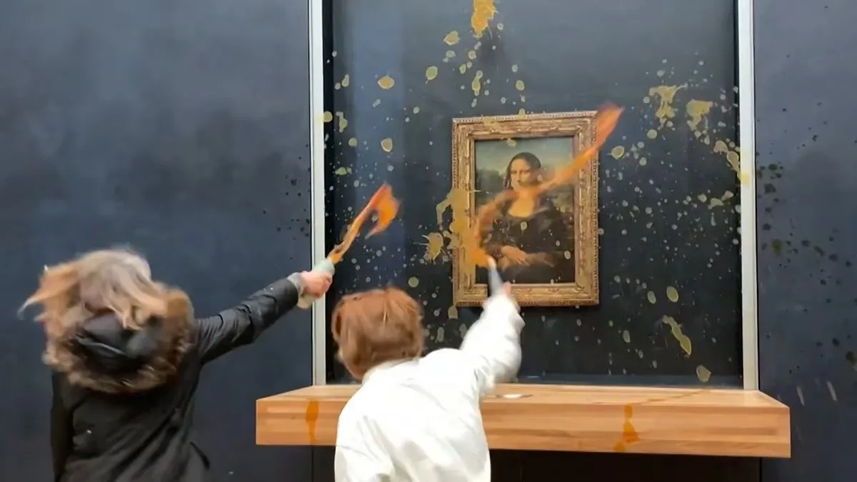 Dos activistas climáticas arrojaron sopa sobre La Gioconda en el Louvre