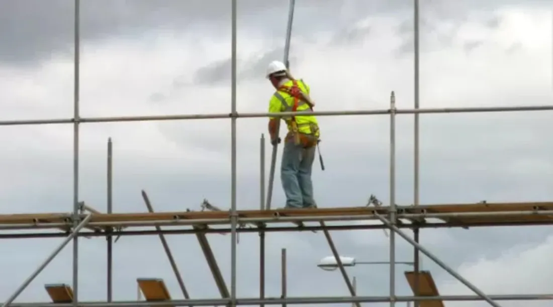 ¿Qué pasa con la obra pública? advierten que hay casi 3.500 proyectos paralizados