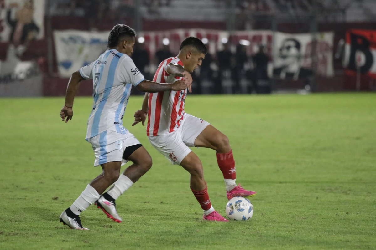 ADELANTO DE HORARIO. El duelo entre San Martín de Tucumán y Gimnasia de Jujuy, se disputará el sábado a las 20. Foto Casm.