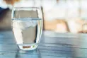 Ola de calor: ¿es recomendable tomar agua con hielo al momento de hidratarse?