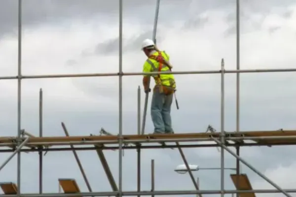 ¿Qué pasa con la obra pública? advierten que hay casi 3.500 proyectos paralizados