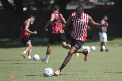 Hizo inferiores en Lanús, jugó en la Selección Sub-20 y busca relanzar su carrera en San Martín