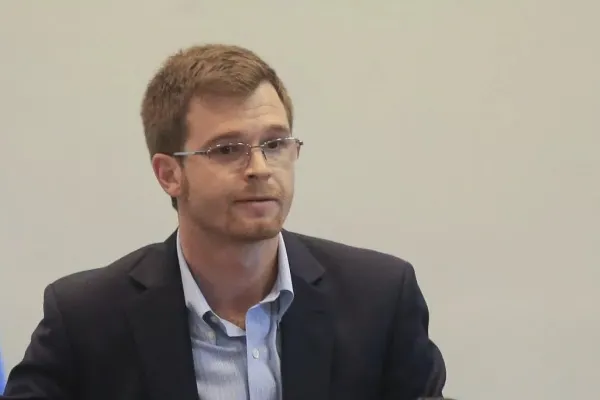 “El Gobierno está pidiendo autorización para privatizar empresas sin tener la más remota idea de cuál es el plan que van a seguir”