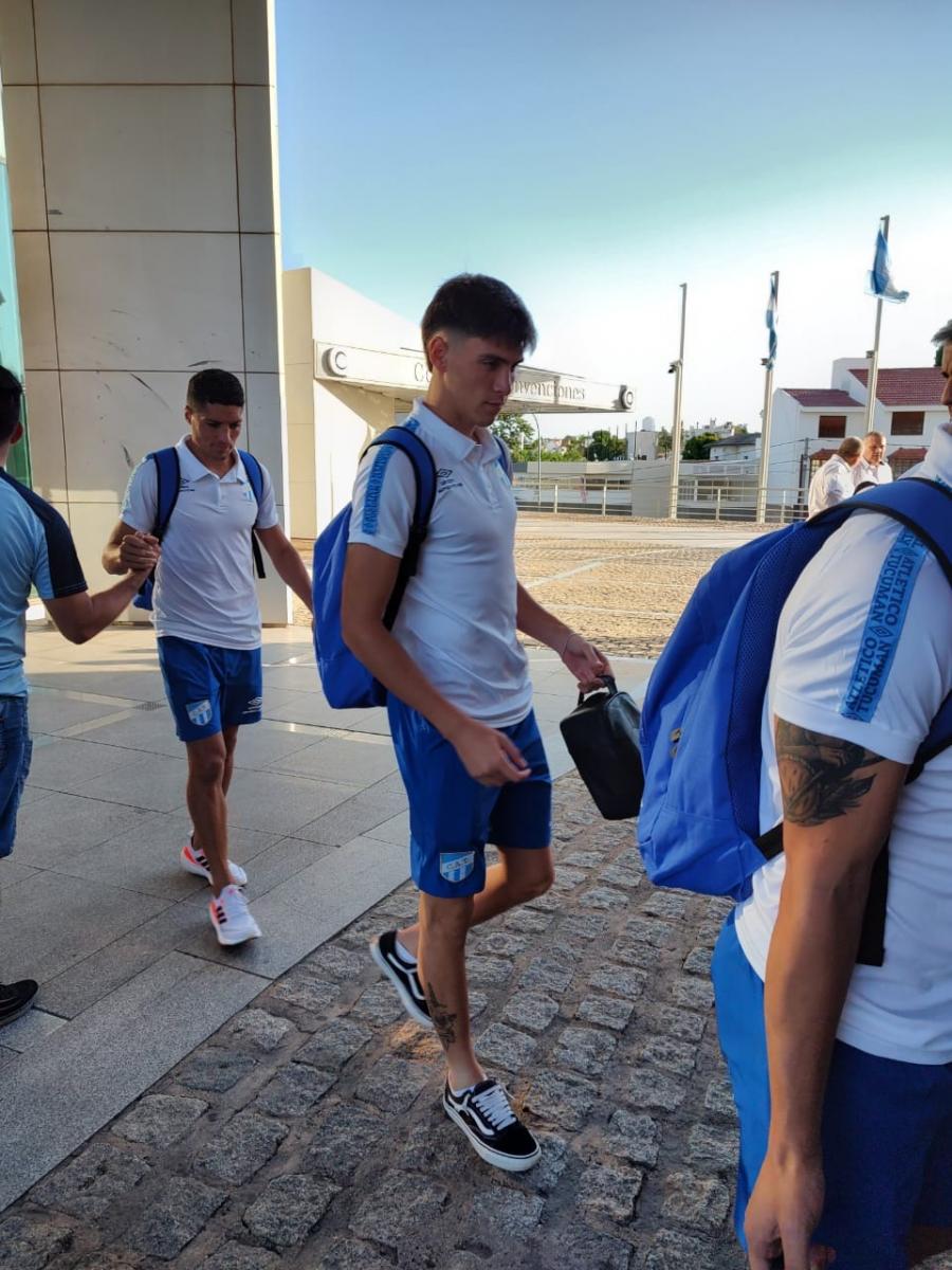 AFUERA DE LAS CANCHAS. Ambrogiio había sufrido una lesión similar, pero en su otra rodilla, en enero del 2023. Foto: Atlético