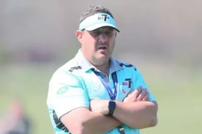 Gómez Cora le respondió al técnico de Australia: es un personaje y está enojado