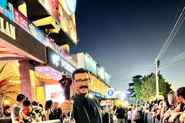 “En cada obra, quiere dejar siempre feliz al espectador”