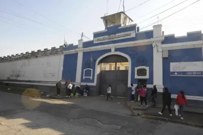 Cano pidió la instalación de inhibidores de celulares en las cárceles