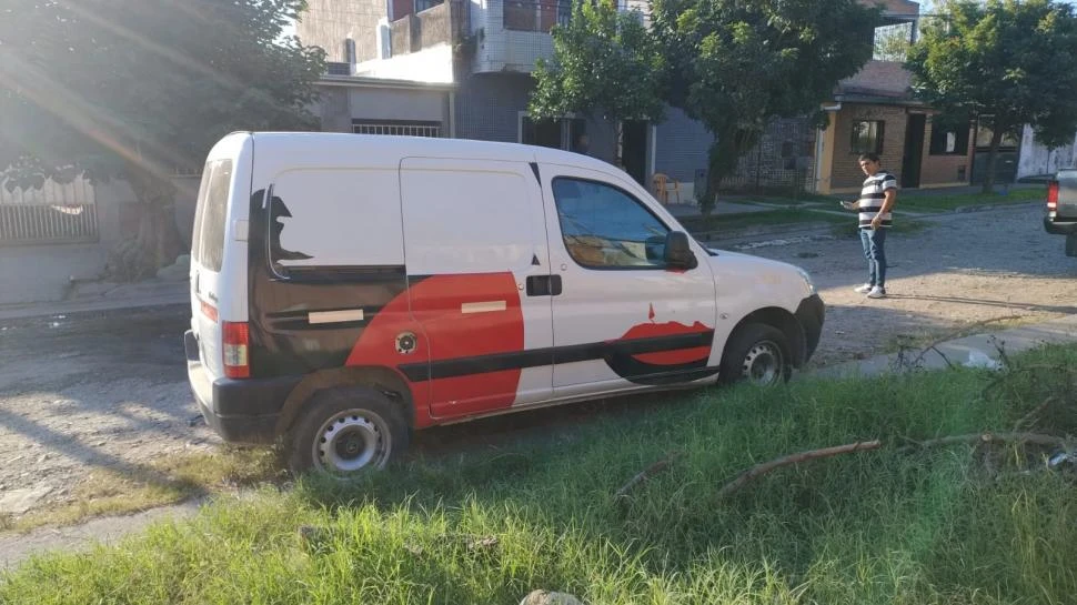 RECUPERADA. El vehículo apareció a las cuadras de la empresa.