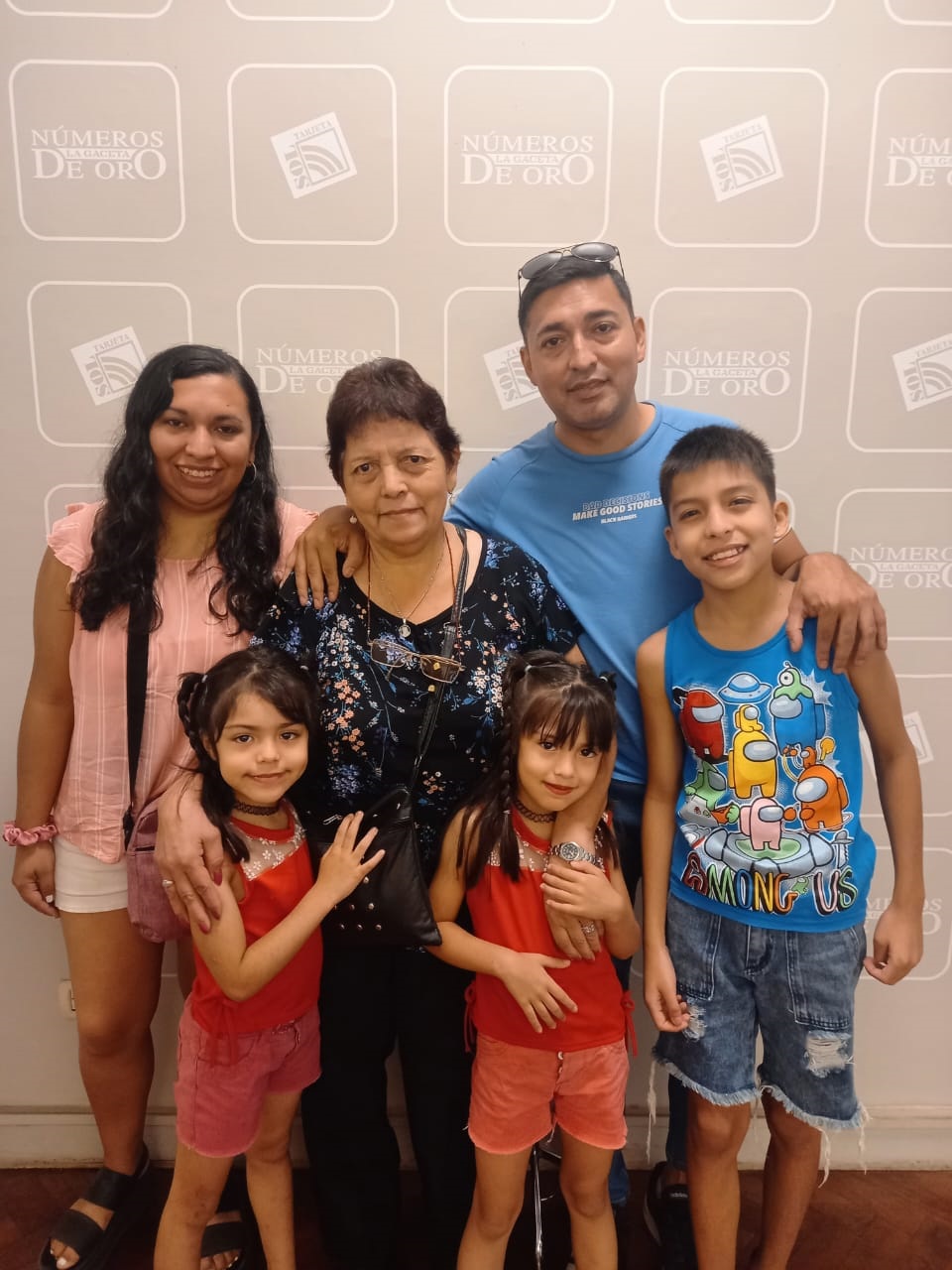 MERCEDES DEL VALLE TOLABA. Junto a algunos de sus familiares.