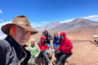 Seis montañistas tucumanos hicieron cumbre en el volcán San Francisco en Catamarca