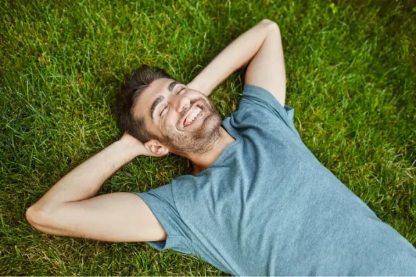 Cinco hábitos sencillos que ayudan a liberar las hormonas de la felicidad