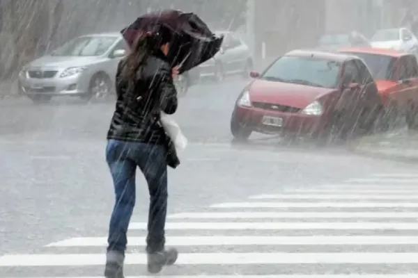 Rige una alerta meteorológica naranja por fuertes lluvias y ráfagas intensas