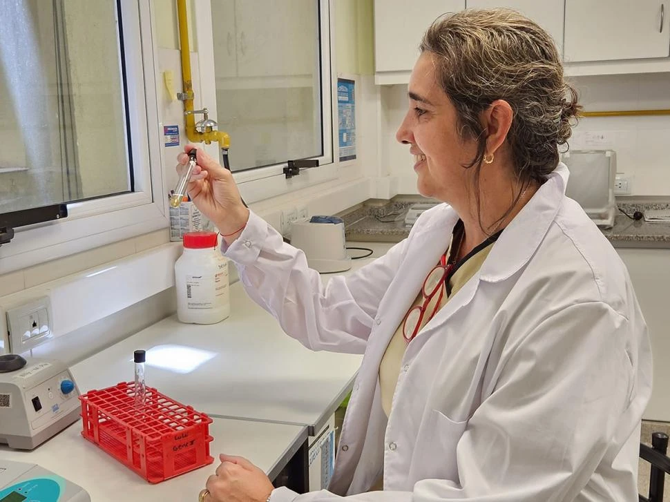 LABORATORIO. Pía Taranto destaca la responsabilidad social de la ciencia.