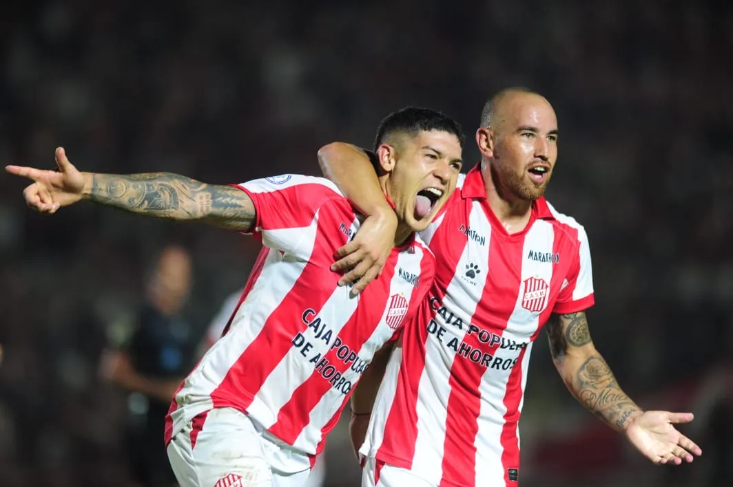 DEBUT DE LA TEMPORADA. Nahuel Banegas desató la alegría en La Ciudadela. 