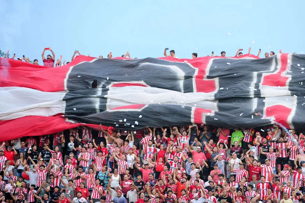 PRESENTES. Los hinchas dijeron que es muy temprano para sacar conclusiones. LA GACETA/ Foto de Diego Aráoz.