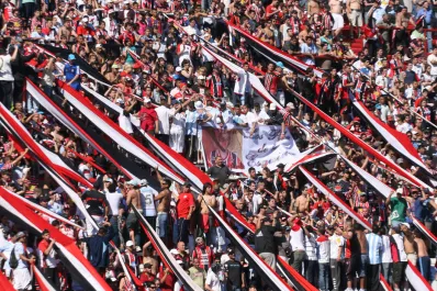 La pelea entre barras bravas dejó un saldo de dos muertos en la Primera Nacional