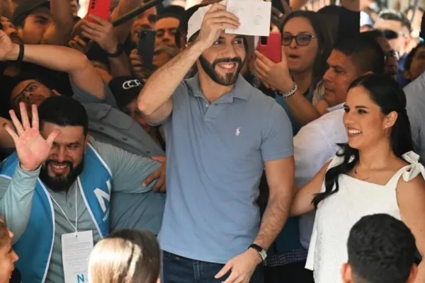 Elecciones en El Salvador: Bukele votó en medio de un fuerte operativo de seguridad