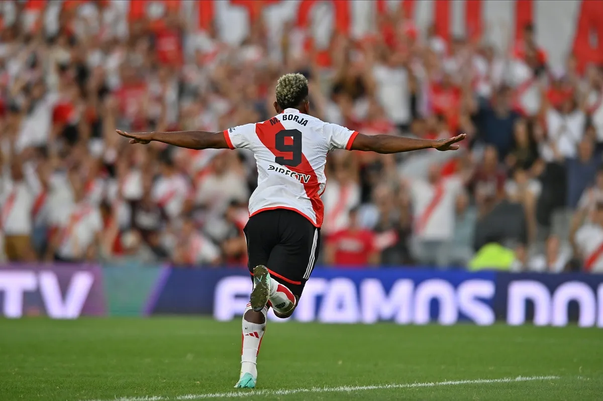 EN RACHA. El colombiano Borja se consagró como el goleador de la Copa de la Liga, pero en Libertadores aún no marcó. Foto tomada de 