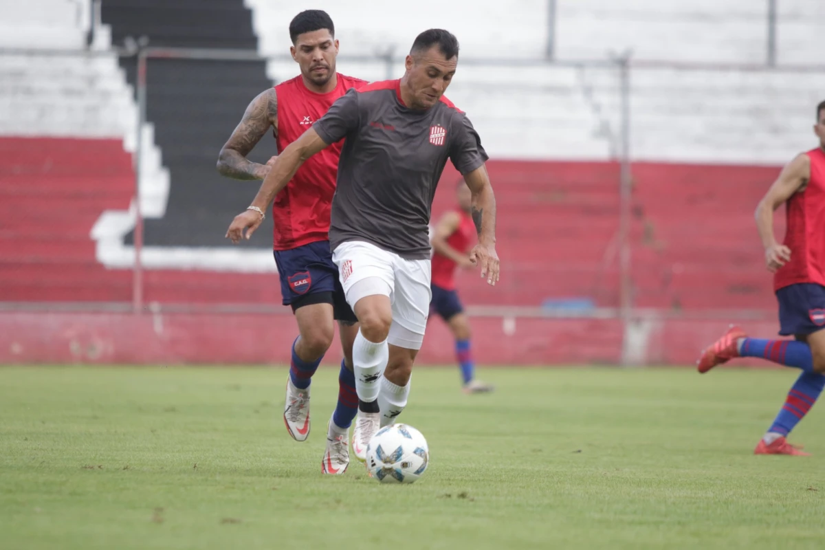 A LA ESPERA. Gonzalo Rodríguez se recupera de una lesión y es una incógnita su presencia en Mendoza, para enfrentar a Deportivo Maipú. Foto Casm.