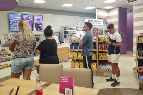 De evitar una de las peores derrotas en Copa Davis, a hacer fila para pagar un agua tónica