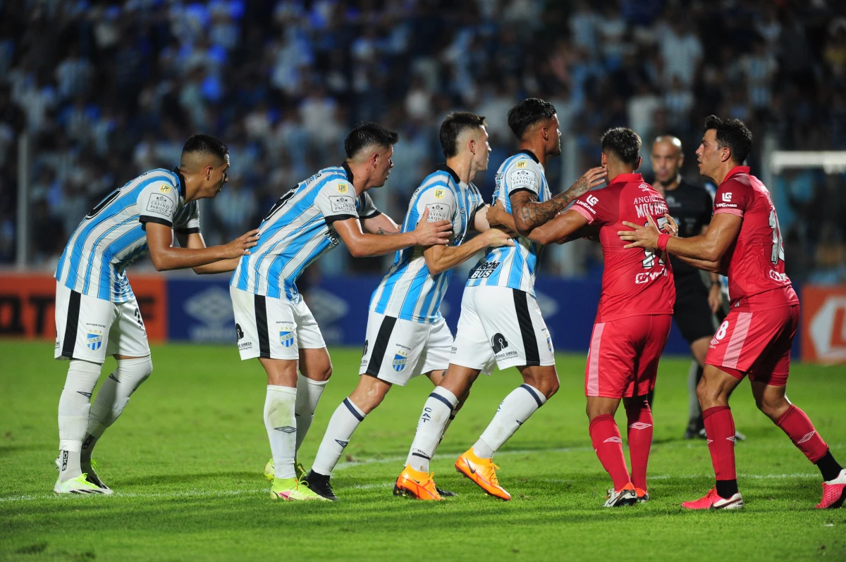 DESAPROBADO. Atlético estuvo falto de ritmo y de creatividad. El “decano” dejó en claro su principal déficit en este inicio de campeonato: la generación de juego.