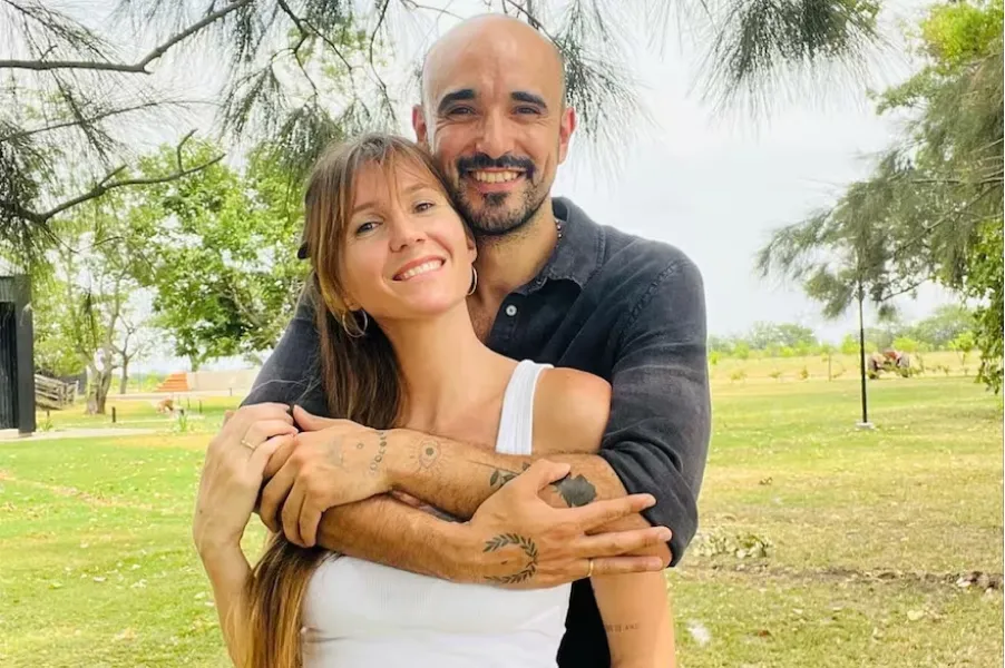 Abel Pintos confirmó que será papá de nuevo con un tierno álbum de fotos