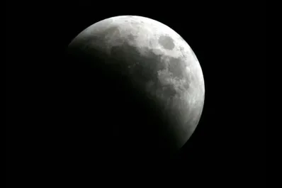 Luna Nueva de hoy: el poderoso ritual para atraer el dinero y renovar nuestra energía