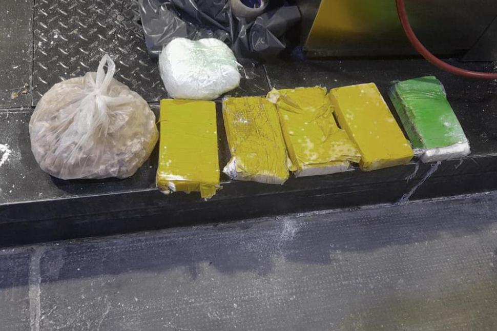 Quién es la policía dueña del auto que explotó con 20 kilos de cocaína