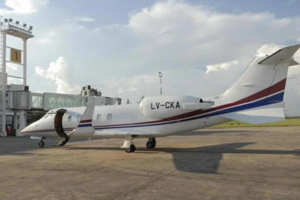 Aristóteles, Perón y el avión sanitario