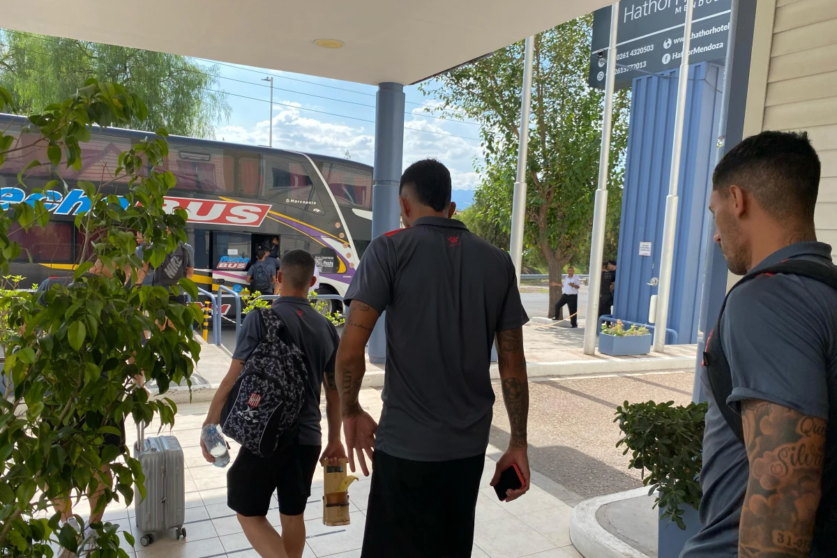 San Martín partió al estadio de Deportivo Maipú.