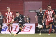 Atlético Tucumán jugó mal y perdió 2 a 0 ante Barracas Central