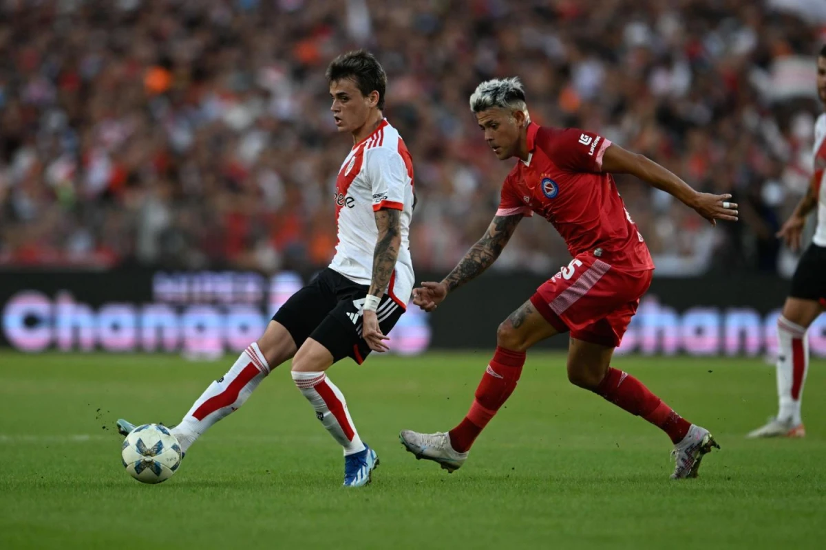 MEJORA. Fonseca durante el primer partido de la Copa ante Argentinos Juniors. El empate no convenció en el debut, pero luego el millonario sumó tres victorias, con 13 goles.  