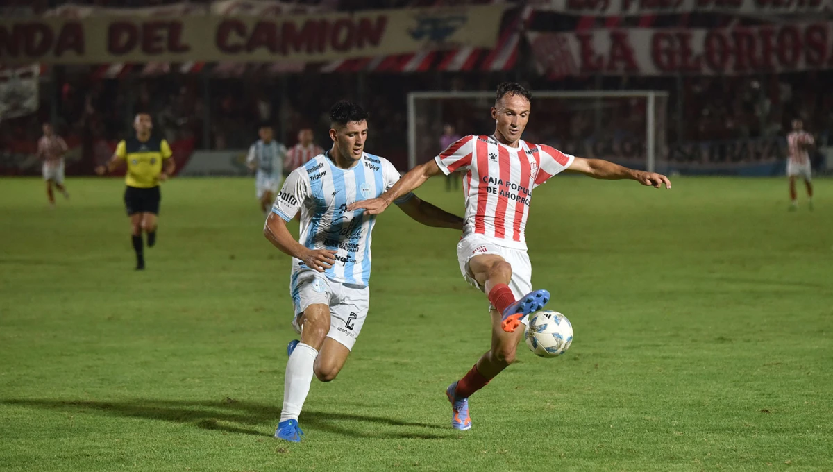 PRIMEROS MINUTOS. Gonzalo Klusener tuvo su estreno en La Ciudadela durante la pretemporada  y anotó el gol del triunfo ante Gimnasia y Tiro.