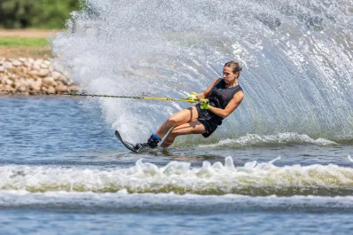Los Muñoz siguen llevando la bandera tucumana arriba de los esquís