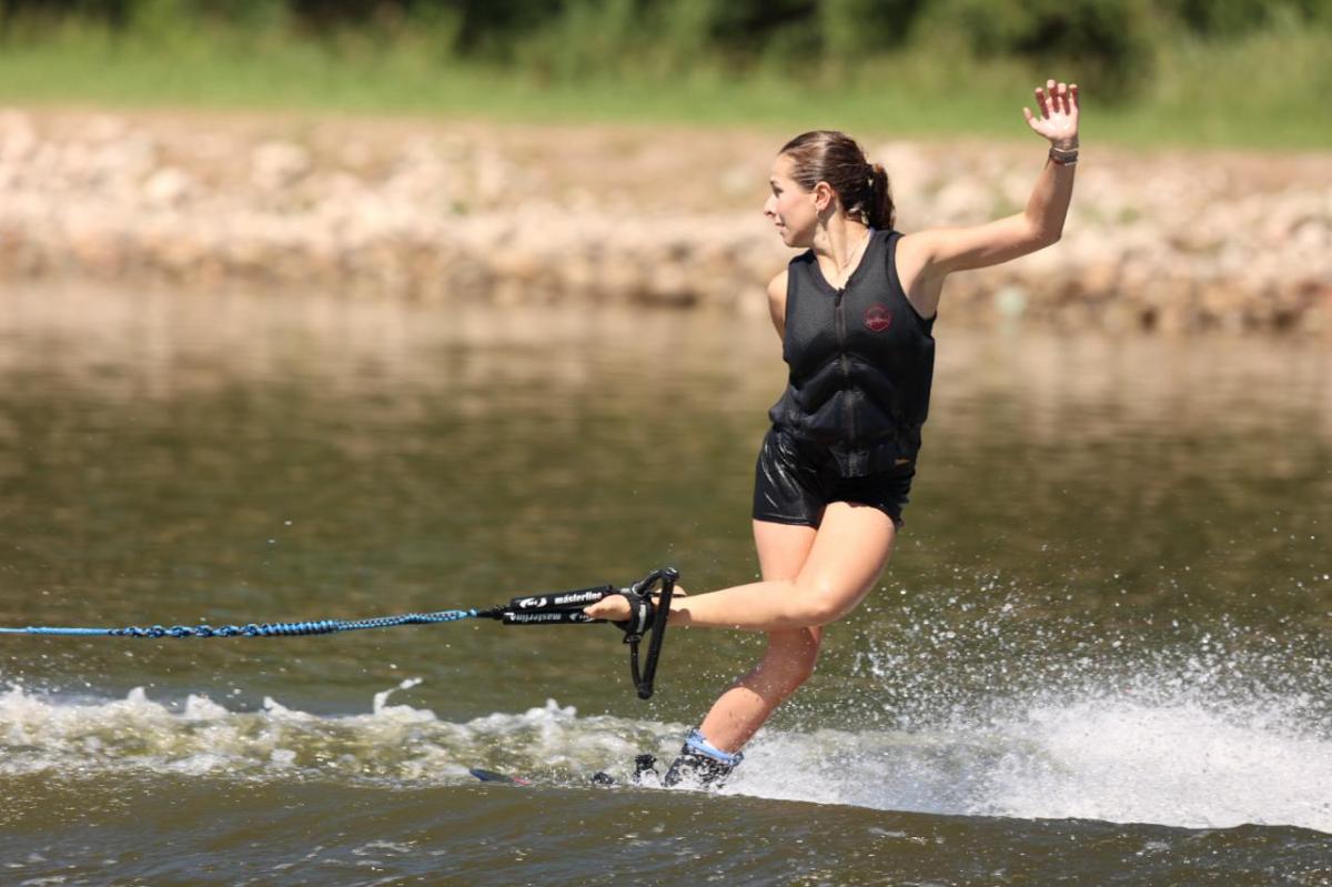 FIGURAS. Como en slalom, 