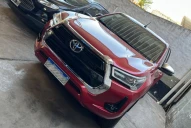 En violento robo se llevan una camioneta de una concesionaria