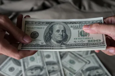 El dólar blue desciende 35 unidades y queda cerca del piso de los $1.000