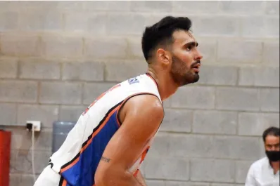 Se inició una colecta para ayudar a un basquetbolista con leucemia