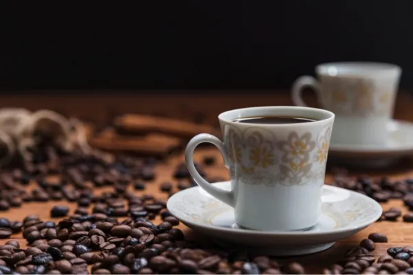 ¿Cuántas tazas de café debemos tomar por día para quemar calorías y bajar de peso?