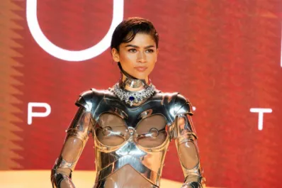 El increíble traje robótico con transparencias de Zendeya fue el protagonista de la noche