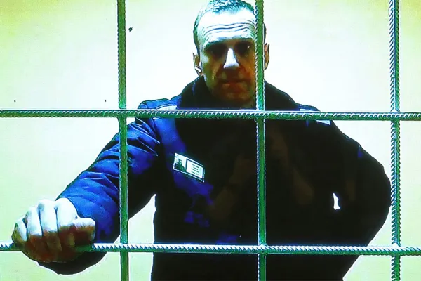 Alexey Navalny, opositor a Vladimir Putin, murió en la cárcel