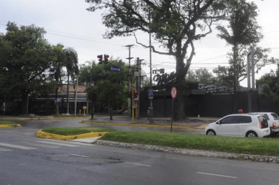 Un joven fue apuñalado a la salida de un boliche