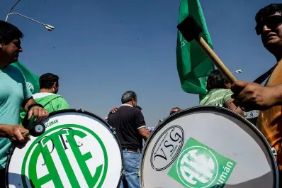 Los trabajadores estatales nacionales recibieron un 12% de aumento salarial para febrero