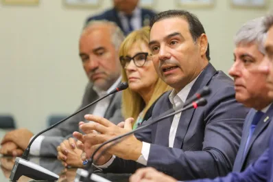 Gustavo Valdés arremetió contra Martín Lousteau: No me va a marcar la cancha