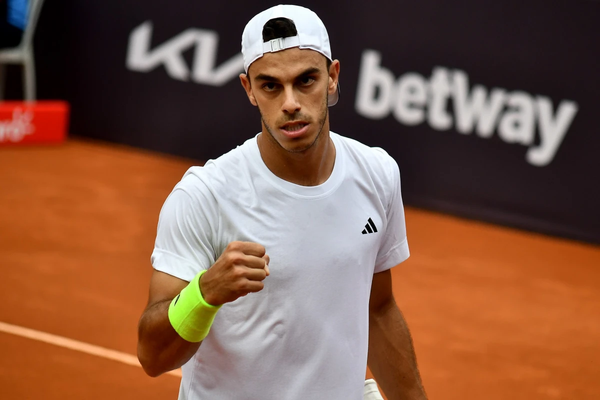 Francisco Cerúndolo ganó y avanzó a los cuartos de final del ATP 500 de Río