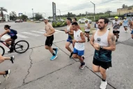 Los atletas corrieron por la educación, pero todavía falta para que el inicio de clases sea pleno
