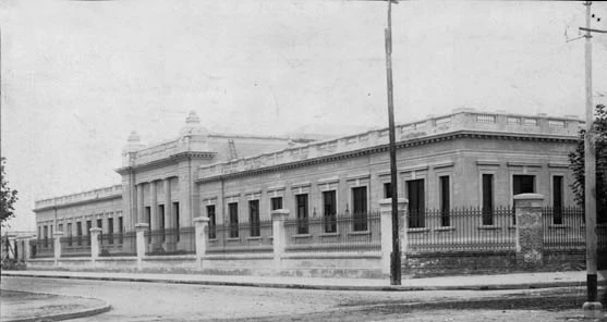 Cartas de lectores: fotografías del Colegio Nacional