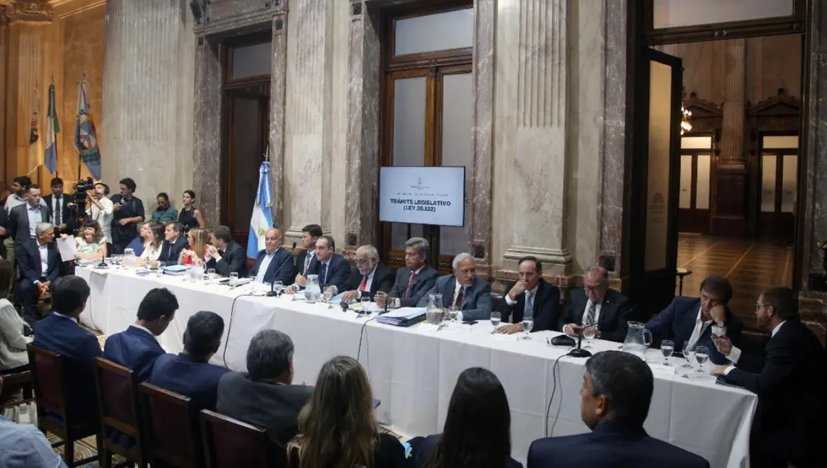 Reunión de la Comisión Bicameral Permanente de Trámite Legislativo en el salon de la las Provincias del Congreso. Foto NA